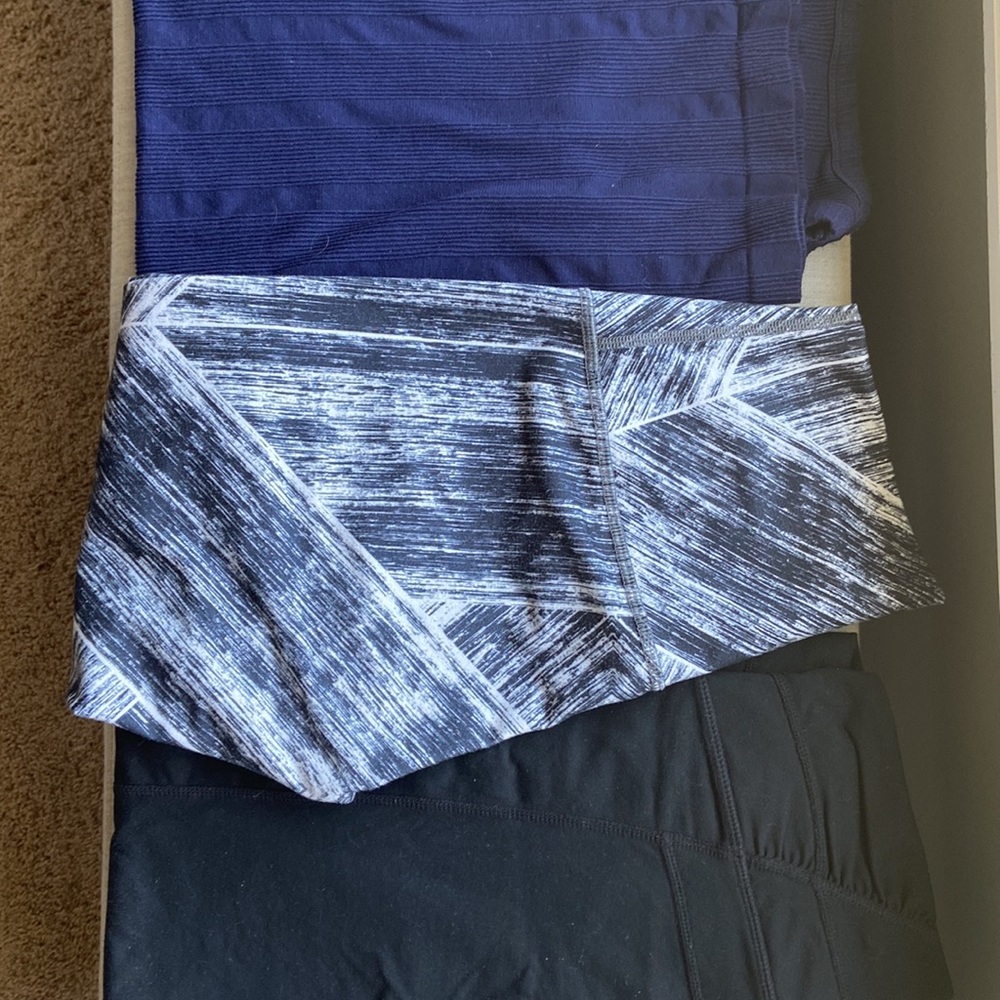High waisted Lululemon leggings - size 6 - Picture 4 of 4